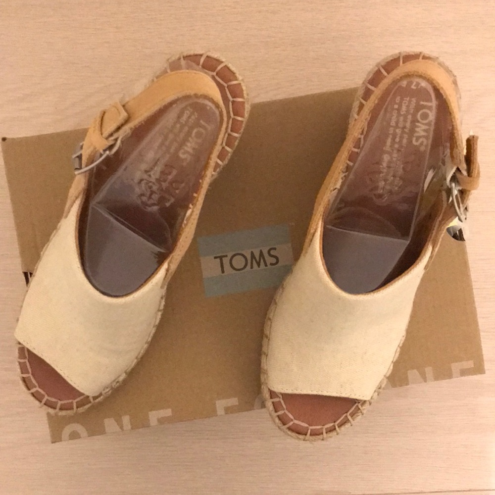 Toms